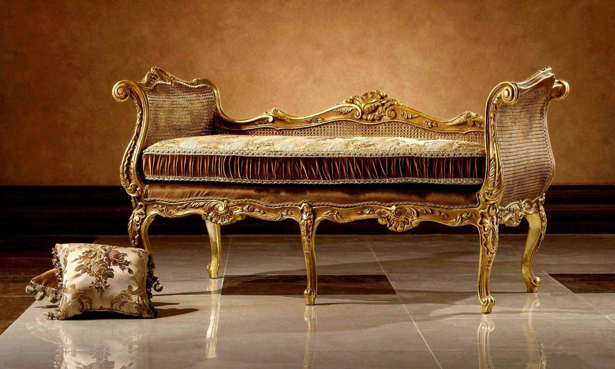 Furniture with history: antique and new pieces for your interior